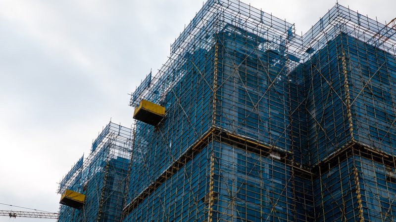 建筑资质挂靠：了解其常见比例及风险